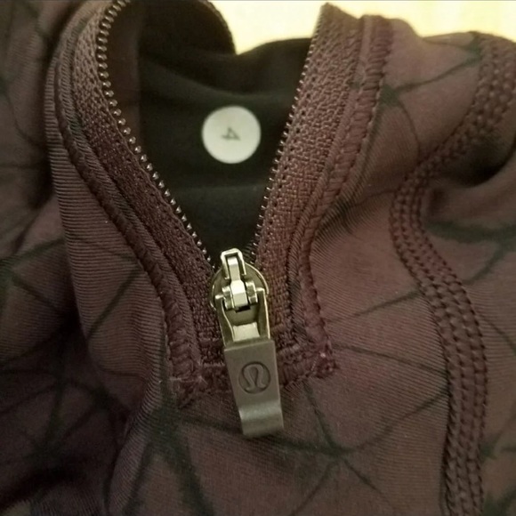 EEUC Lululemon Cherry Star Crushed Crops, 4 - Picture 4 of 4